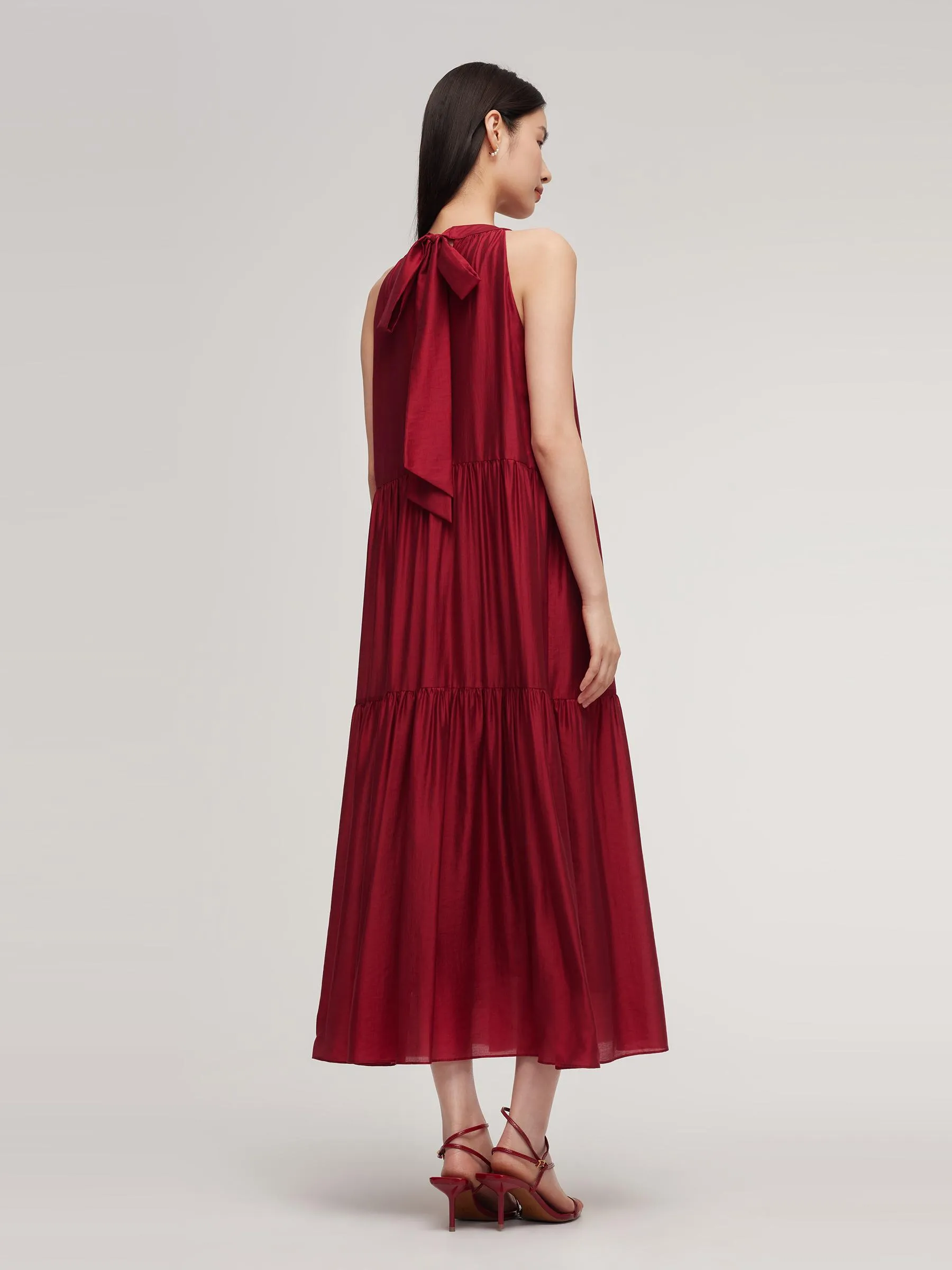 Tencel Blend Halter Maxi Dress With Detachable Flower - Goelia Singapore Tencel Blend Halter Maxi Dress With Detachable Flower - Goelia Singapore